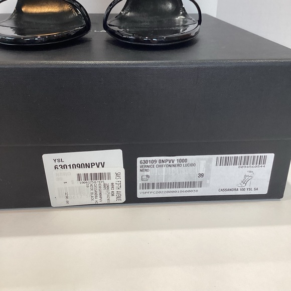 SAINT LAURENT CASSANDRA LEATHER SANDALS - Picture 9 of 9